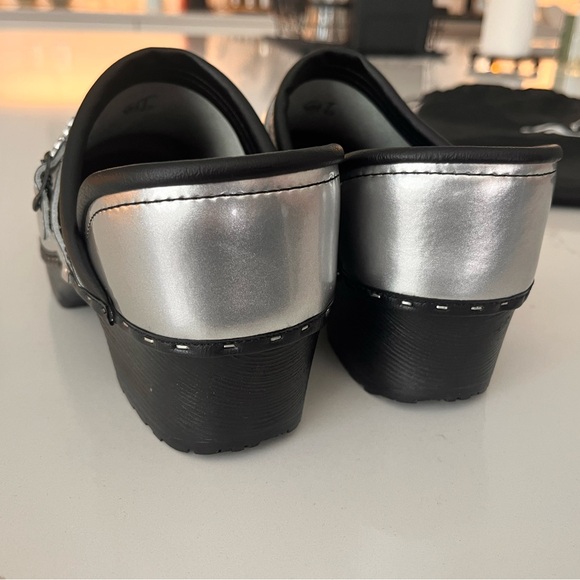 C & C-C-Swedish Silver Clogs - Picture 5 of 7